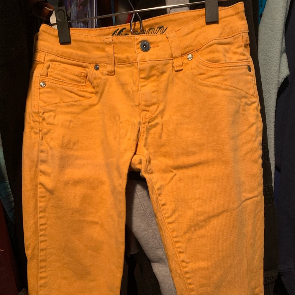 Delia’s Morgan style neon orange skinny pants